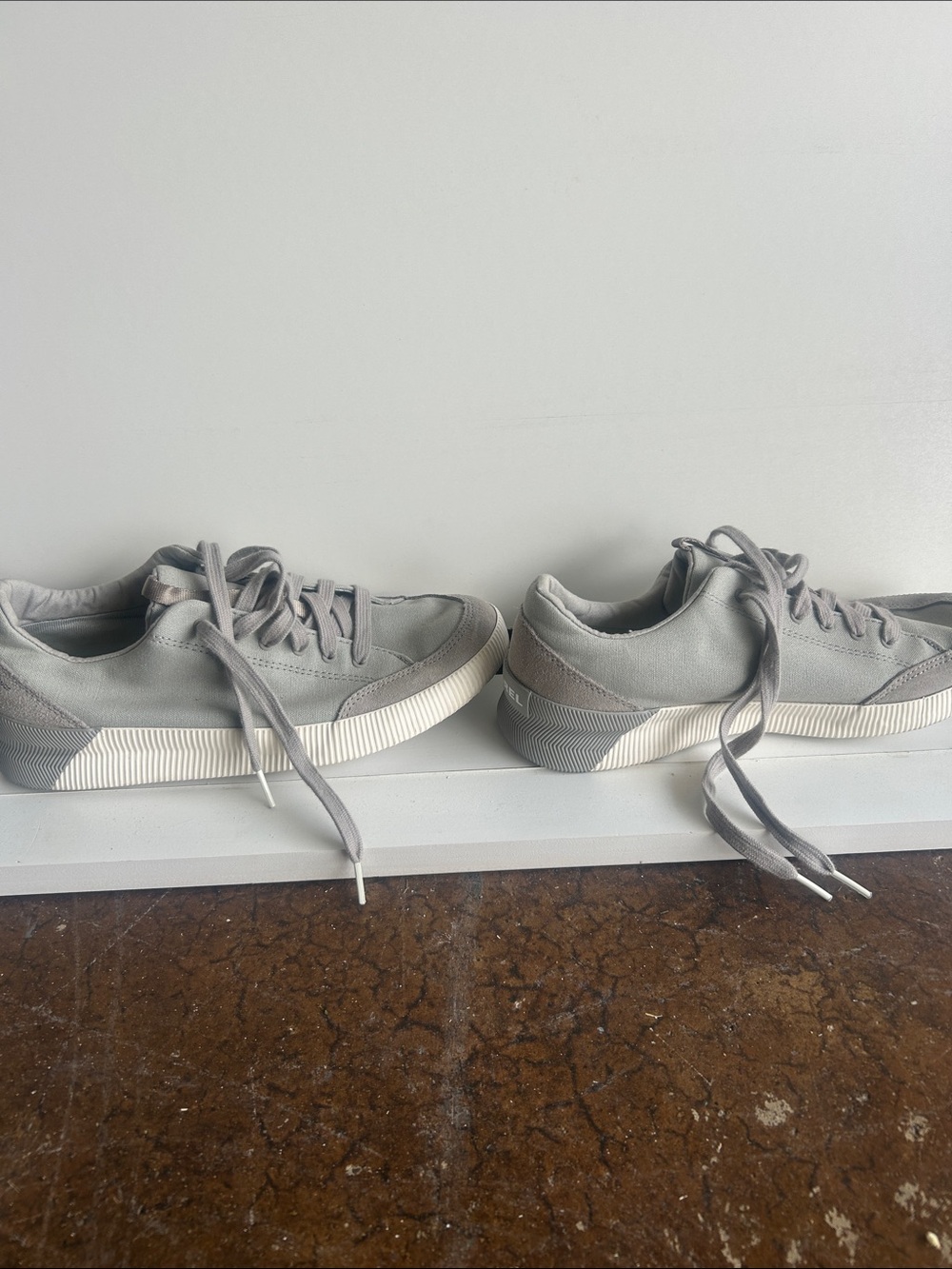 Sorel Women's Light Gray Lace-Up Sneakers 9.5